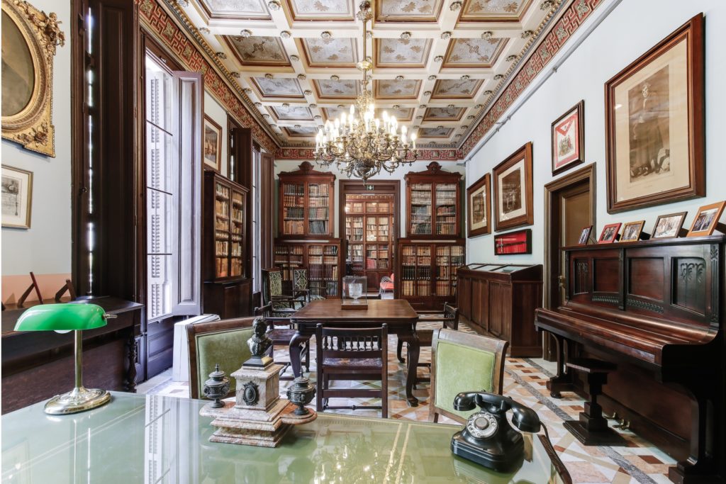 Visita virtual a la Biblioteca Arús i l'espai Sherlock Holmes