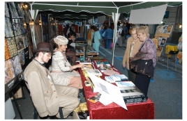 1st Modernista Fair 2005 with 2nd Street Trade Festival (6)